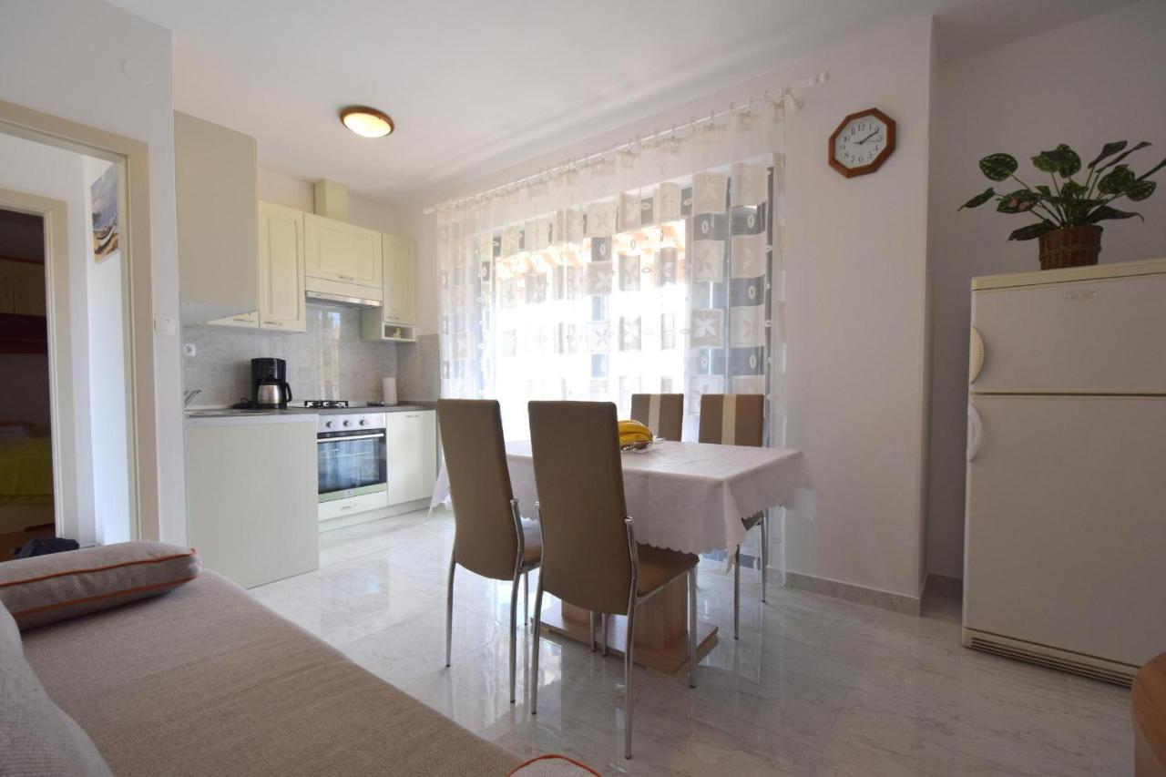 Apartment Biserka Malinska Exterior foto