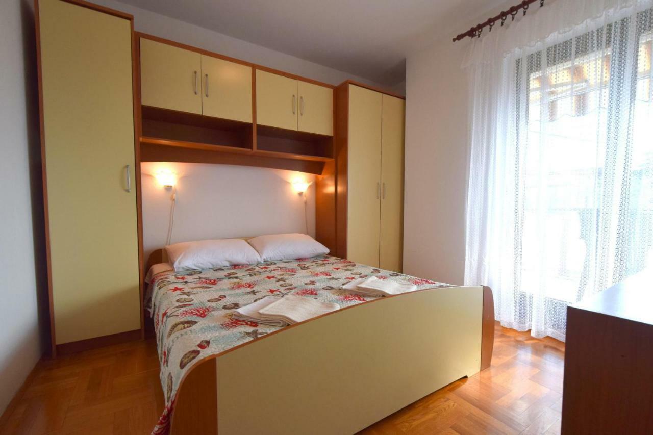 Apartment Biserka Malinska Exterior foto